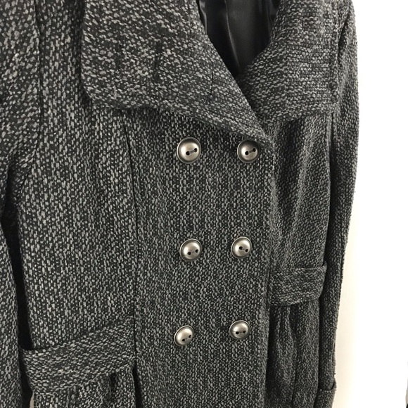 Grey Coat - Picture 2 of 7